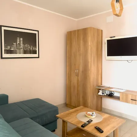 アパート Aquamarine ゴルバッツ